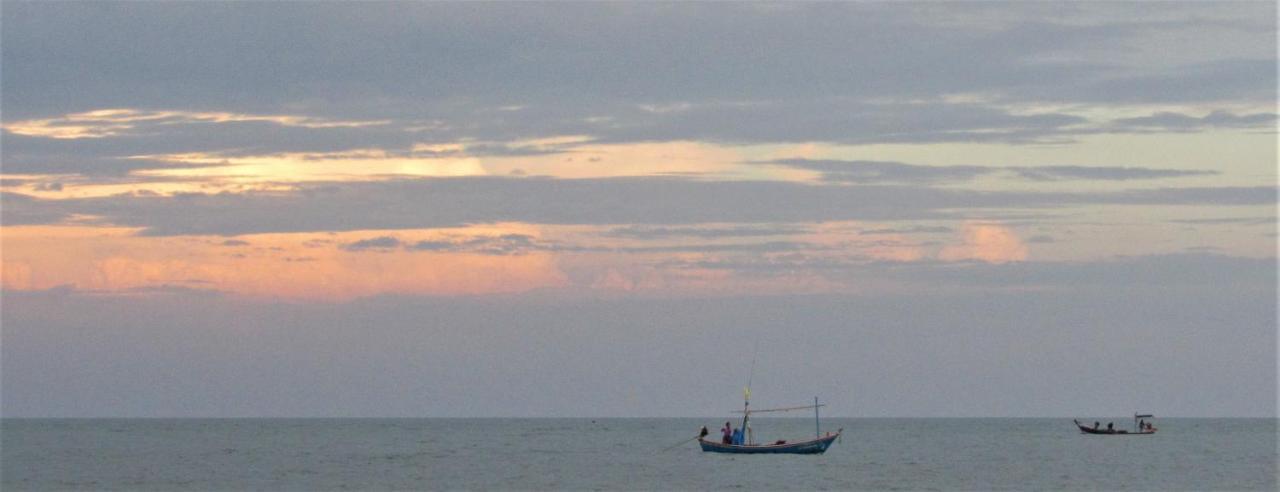 The Sunrise Beach Cafe And Guesthouse Ban Tha Khoi Exteriör bild